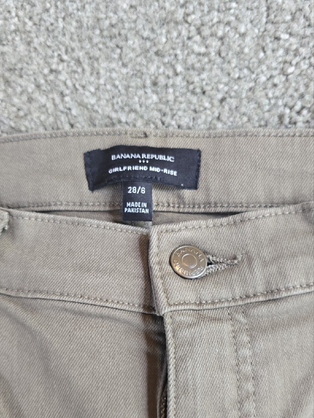 Banana Republic Women’s Khaki Boyfriend Jeans - Picture 2 of 9